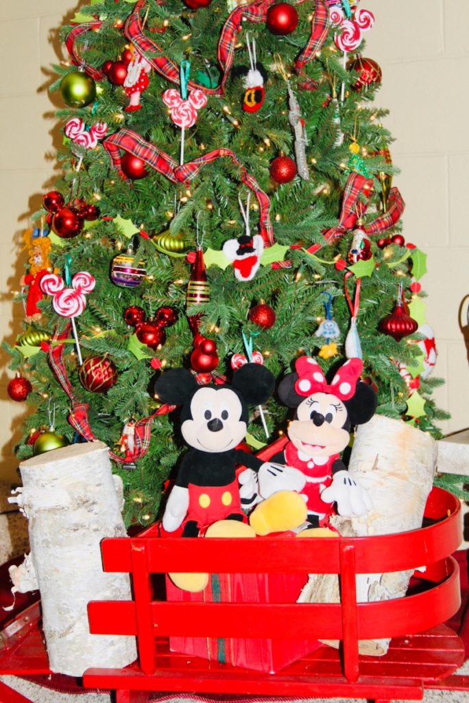 Stitch Christmas Tree  Disney christmas tree, Christmas tree decorating  themes, Christmas flower decorations